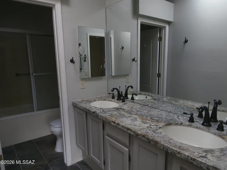 870 W Calle De Emilia — Photo 23