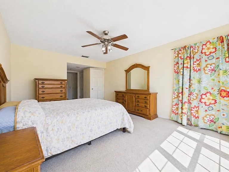 Pelican Ct — Photo 12
