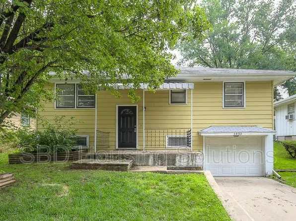 1233 Dickinson Rd, Independence, MO 64050