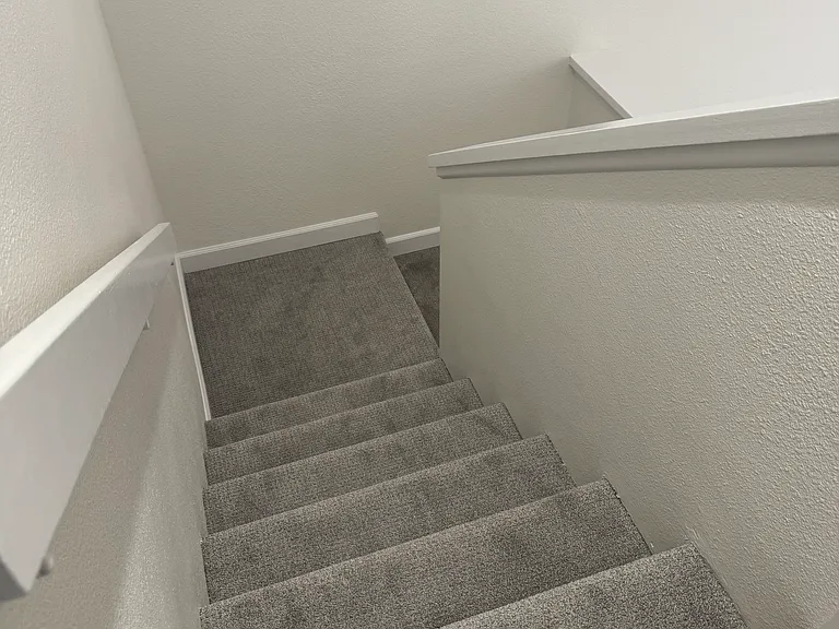 88 Stanford Ct — Photo 7