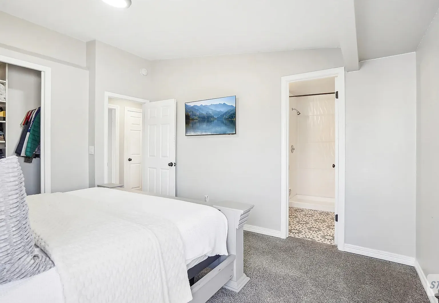 19001 E Oxford Dr — Photo 4
