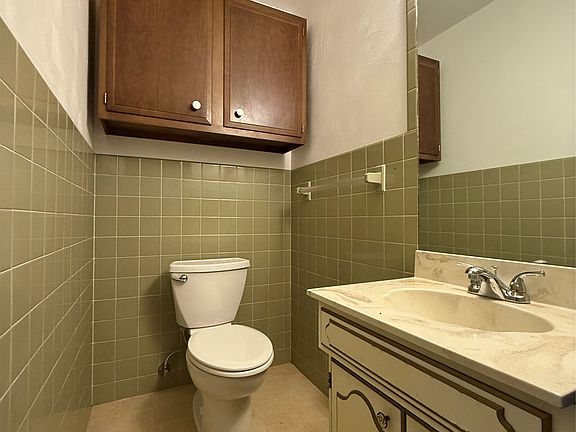 4th image of 708-712 Venango Ave