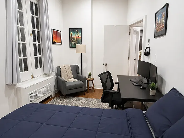 102 E 31st St #1C — Photo 3