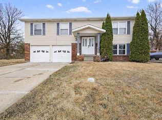 1349 Nutmeg Dr, Saint Charles, MO 63303