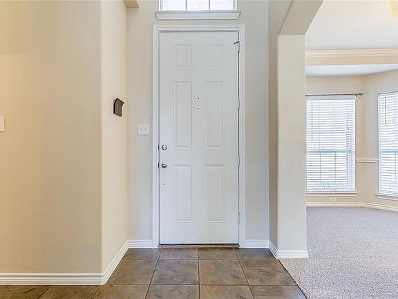 3rd image of 3720 Applesprings Dr