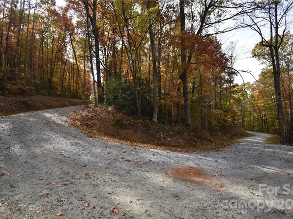 2 Bradley Mountain Ln, Hendersonville, NC 28792