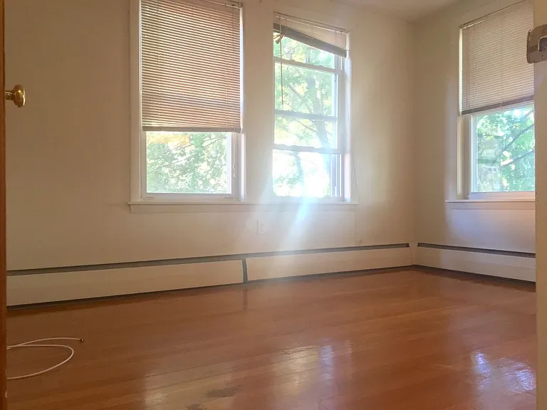304 Tappan St #D1 — Photo 4