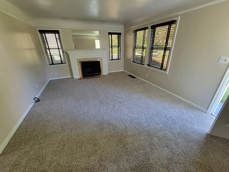 6525 N Boston Ave — Photo 5