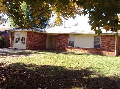 3rd image of 439 Amanda Lyn Ln
