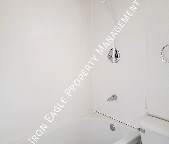 1310 1/2 S Euclid Ave #1310-1/2 — Photo 8