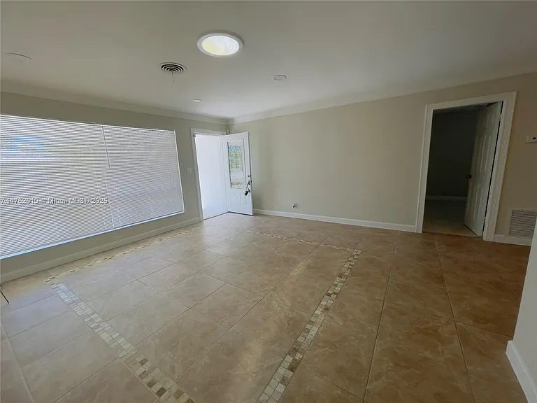 349 NE 31st St — Photo 10