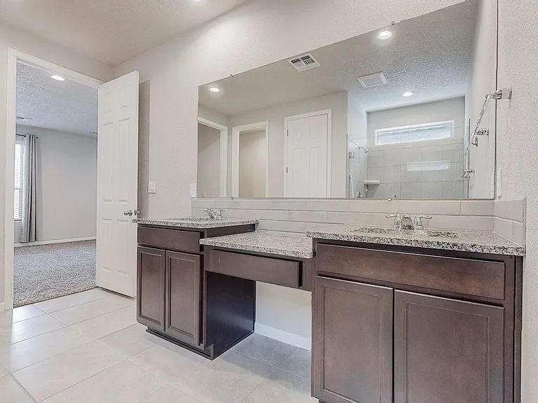 5950 Las Vacas Ct NE — Photo 42