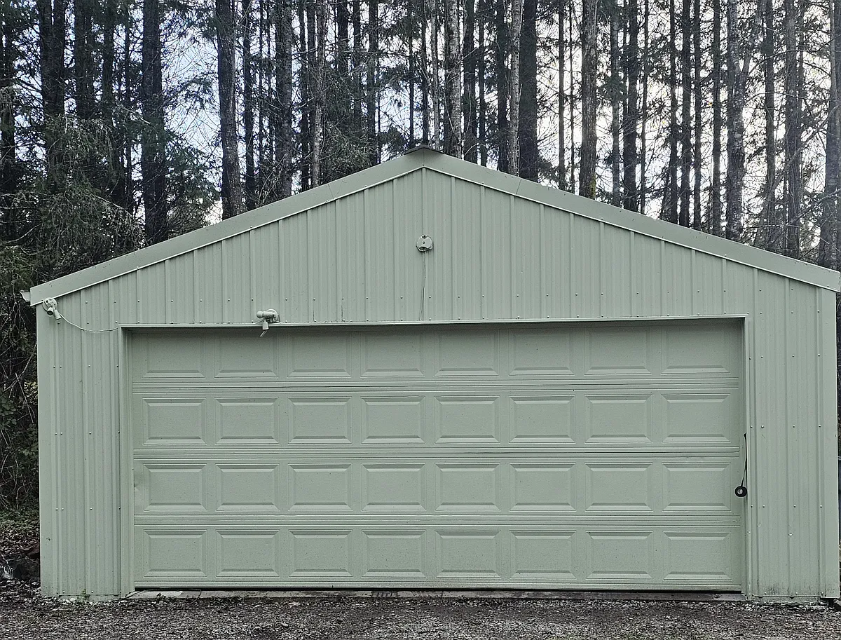 2 car garage - Lackey Rd NW