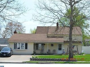 236 Indian Creek Dr, Levittown, PA 19057