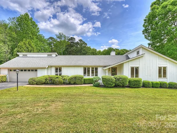 8501 Raintree Ln, Charlotte, NC 28277