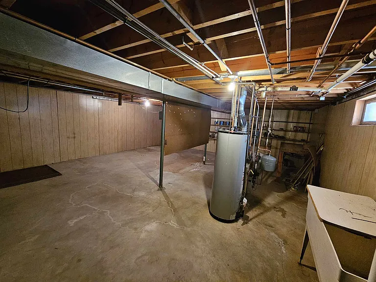 302 Merrill Ave — Photo 57