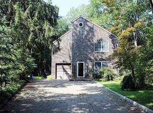 12 Westervelt Ave, Closter, NJ 07624