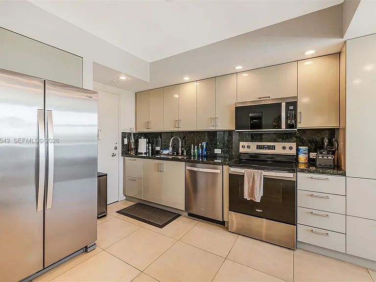 5055 Collins Ave #3K — Photo 18