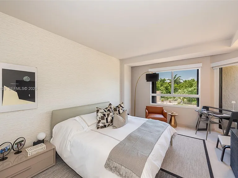 251 Crandon Blvd #306 — Photo 10