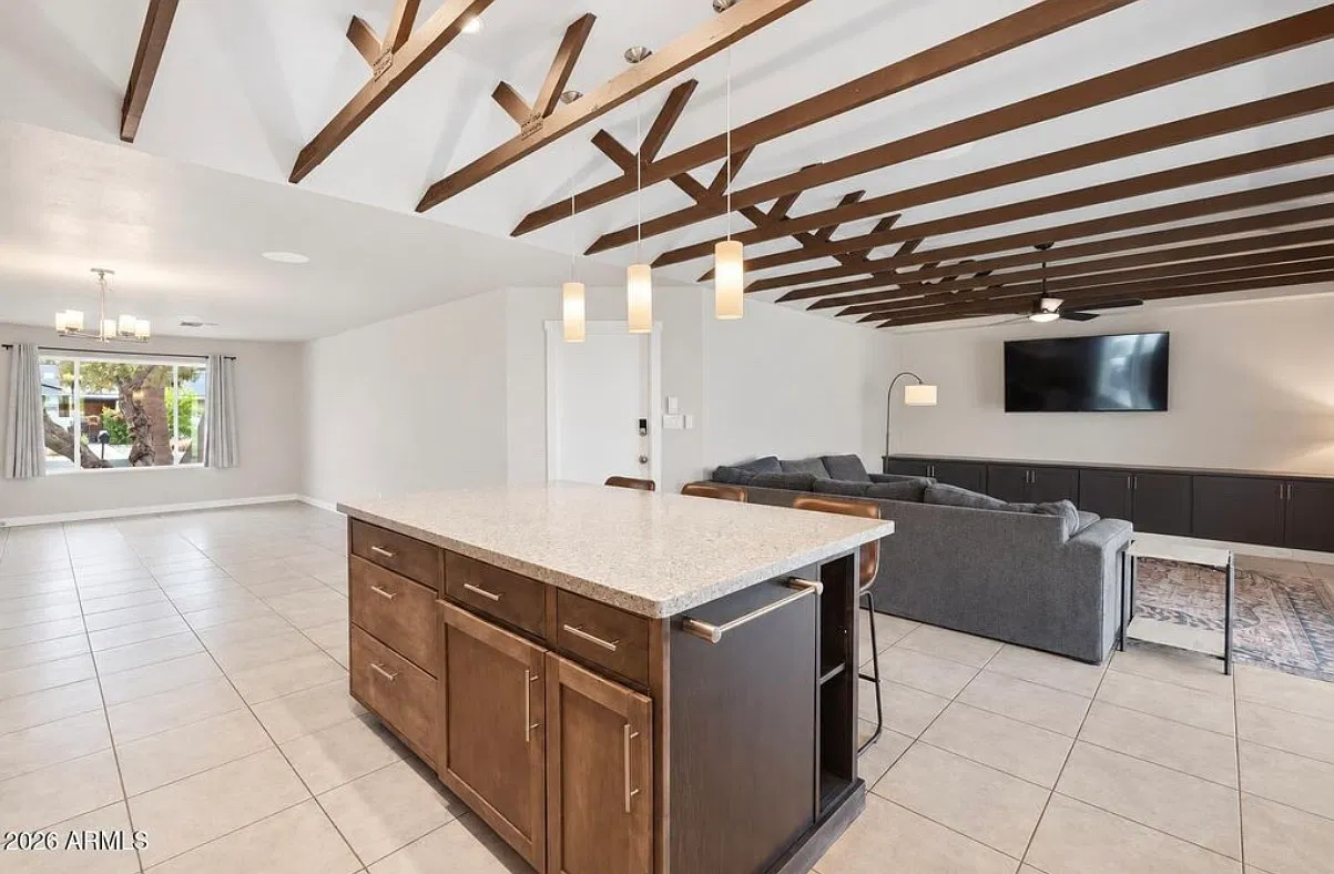 3 bed, 1572 sqft, $2,950 — Photo 3
