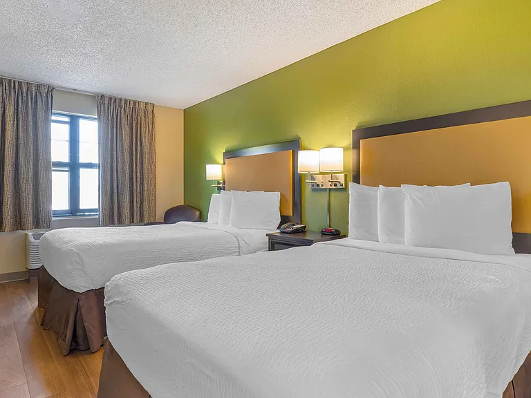 Studio Suite - 2 Full Beds