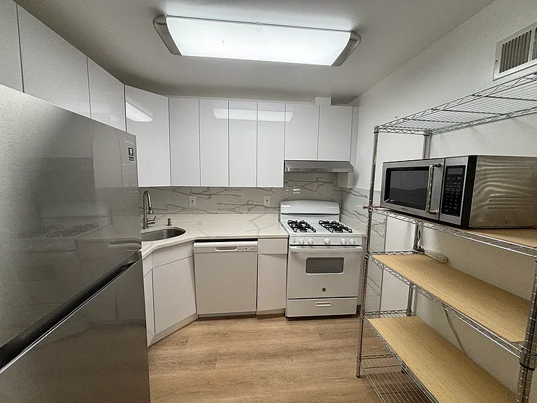 89 W Palisades Blvd #1 — Photo 5