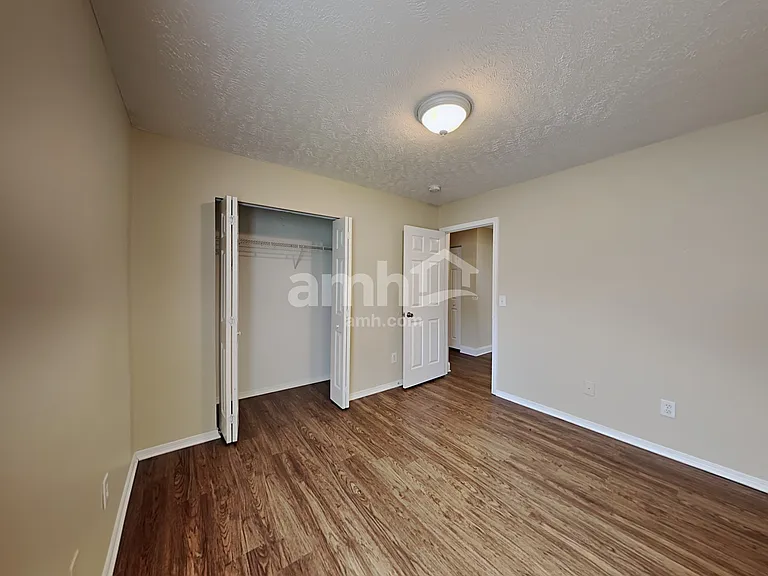 2111 Carlton Ln — Photo 20