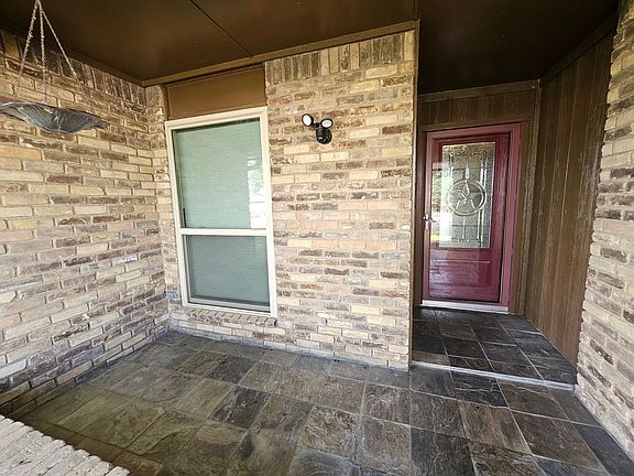 3rd image of 1701 Coral Rock Ct