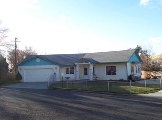 102 S 8th St, Dayton, WA 99328