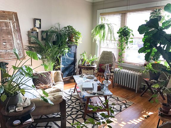 2nd image of 3604 W Dickens Ave APT 1W