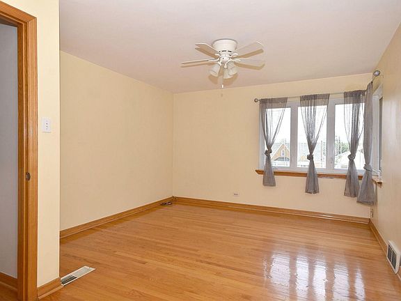 3rd image of 1631 N 78th Ave