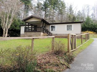 41 Stagecoach Rd, Zirconia, NC 28790