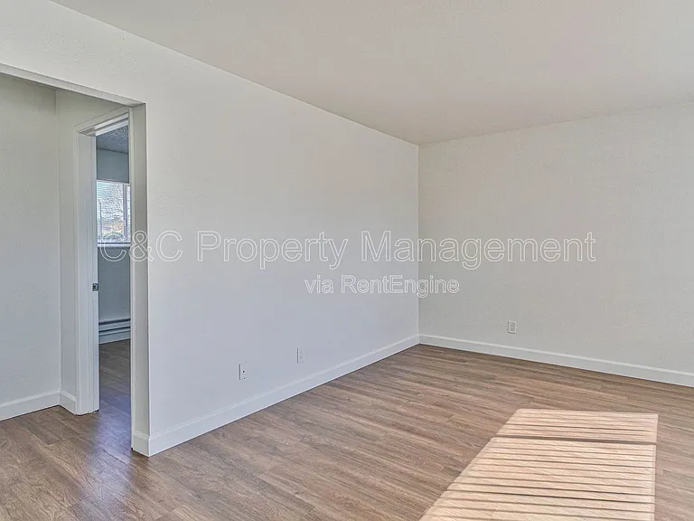290 Pennsylvania Dr #10 — Photo 6