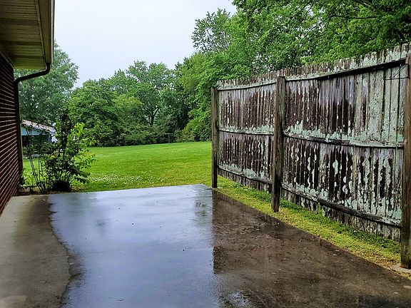 4th image of 645 Gale Dr NE