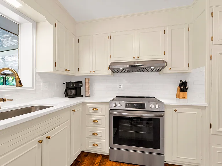 601 Regent Rd — Photo 8