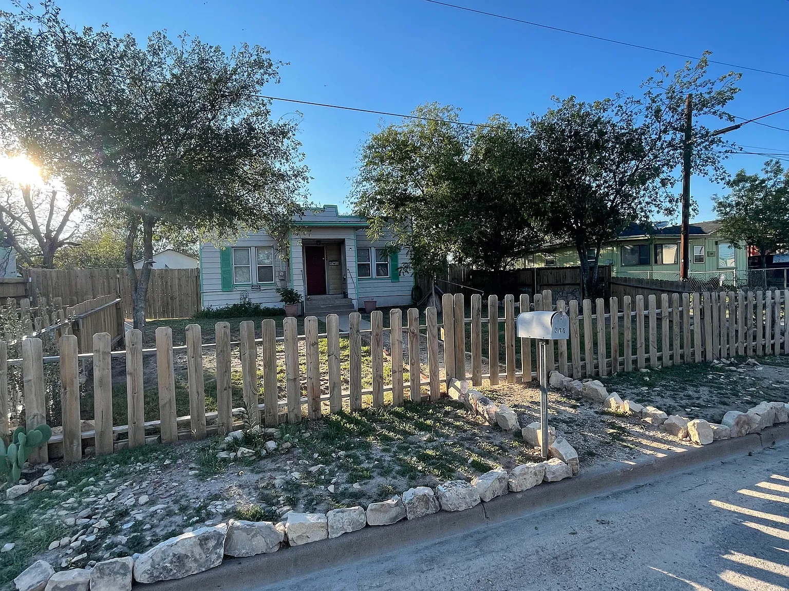 2 bed, 900 sqft, $1,050 — Photo 3