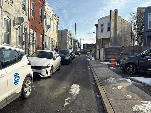 5th image of 1537 W Seltzer St
