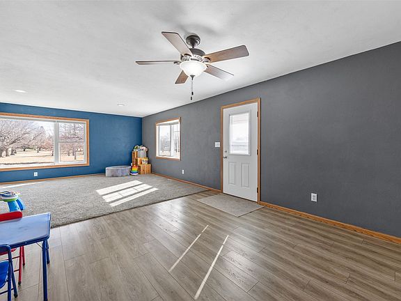 4th image of 205 N 9th Ave