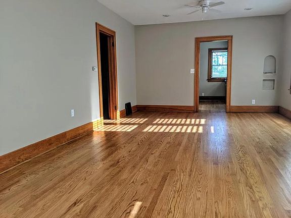 3rd image of 5106 Evans St