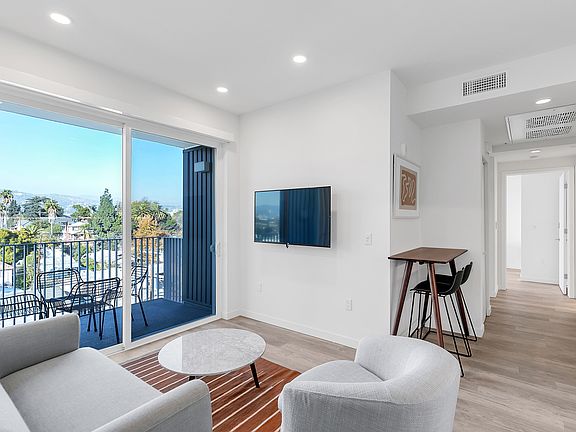 3rd image of 650 N Oxford Ave #603