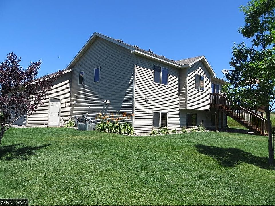 2nd image of 1306 Iris Ln