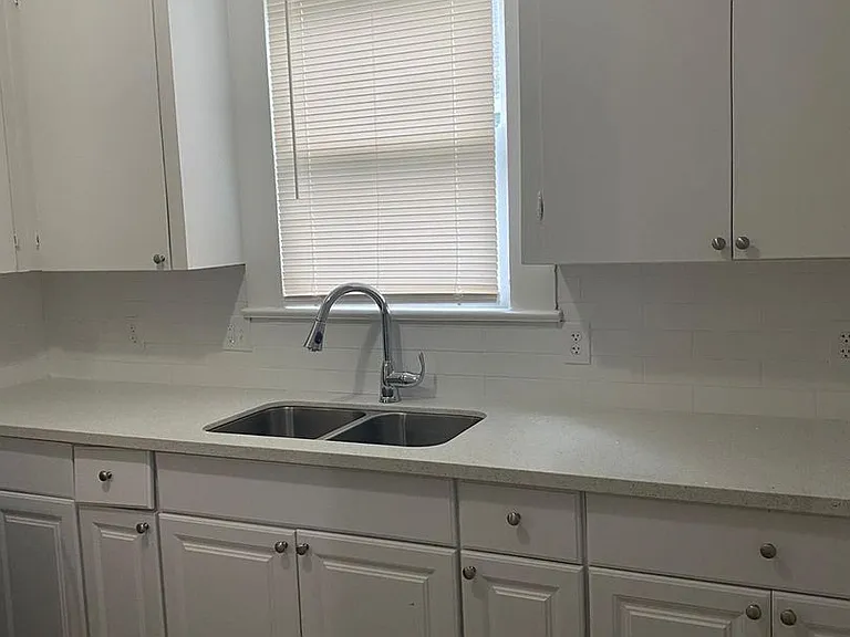 2380 Liberty St — Photo 3