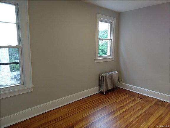 5th image of 126 Park Hill Ave APT 2R