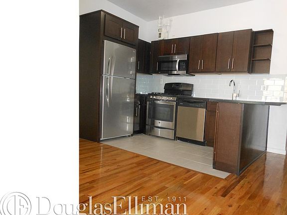 3rd image of 660 W 180th St Frnt 2