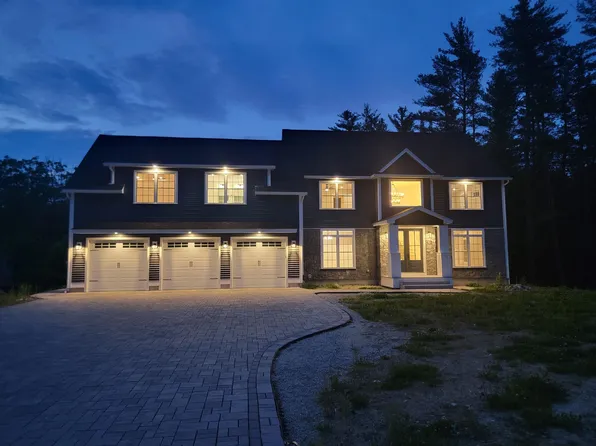 12 Zeland Drive, Dover, NH 03820