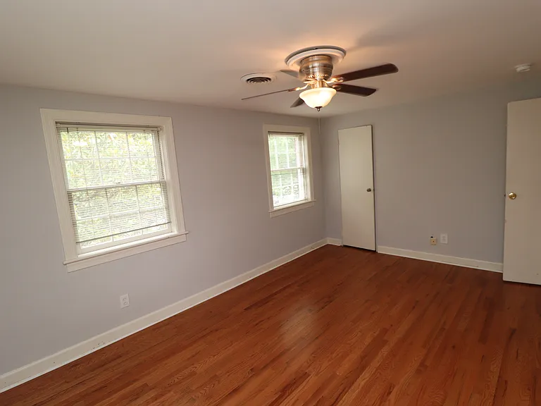 1000 Nichols Dr — Photo 15