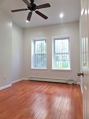 4th image of 1583 Lincoln Pl APT 1