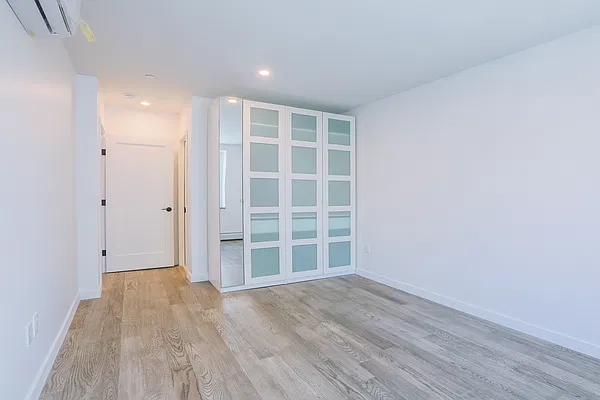 Sold by Eugene Huang, LREB | media 4