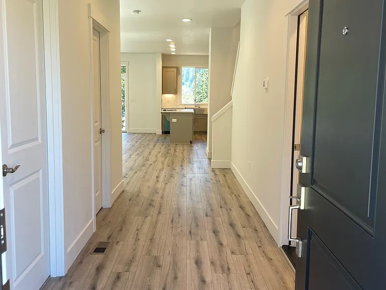 2552 Brackenfern Rd — Photo 4