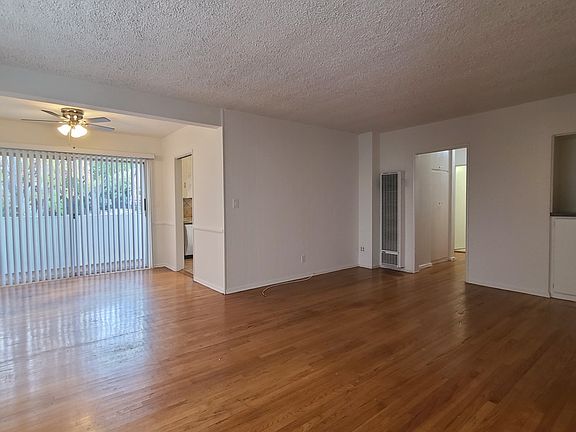 4th image of 1012 Carol Dr APT 1